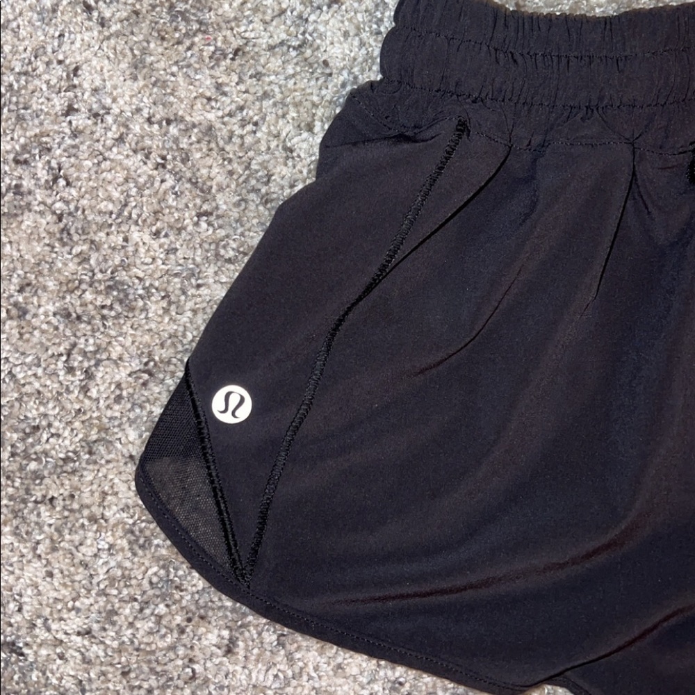 Lululemon Hotty Hot 2.5” low rise shorts